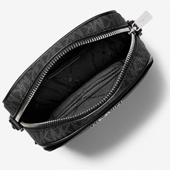 MICHAEL KORS
Jet Set Travel Medium Logo Crossbody Bag Black signature co… - Picture 4 of 4